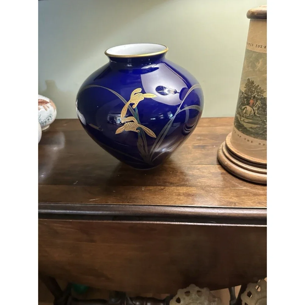Fukagawa Seiji Arita Japan Cobalt Blue Gold Chrysanthemum Porcelain Vase Large